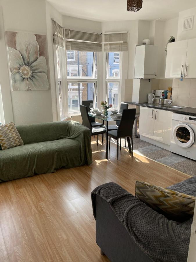 Large, Bright And Spacious 3 Bed Flat In Londýn Exteriér fotografie